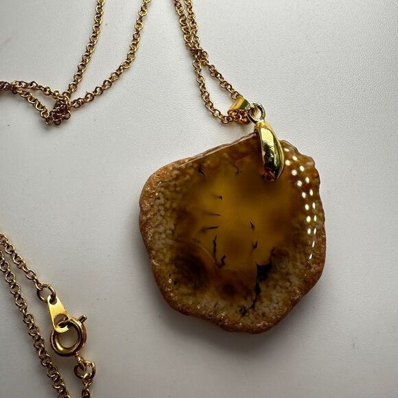 SALE! 18" gold tone chain with agate slice pendant, necklace! - Picture 3 of 15